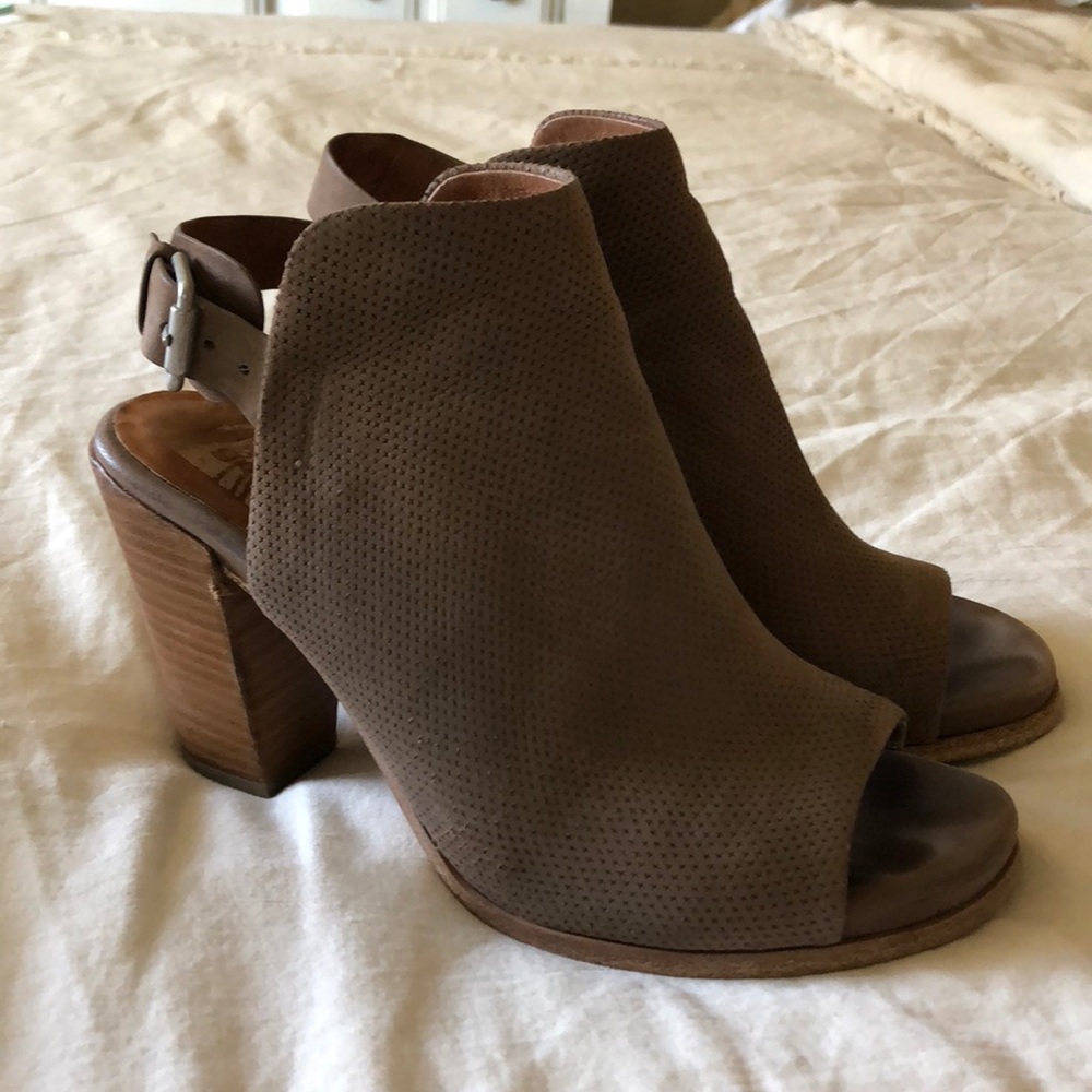 Kenneth Cole Gentle Sole Wedge